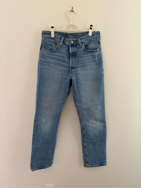 Levi's Women's Straight-Leg Mid Blue Jeans, 29x30